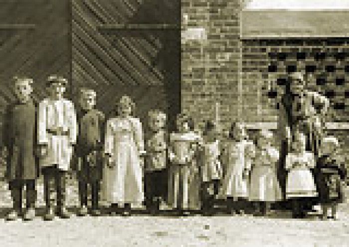 Дети с няней. 1901 г.